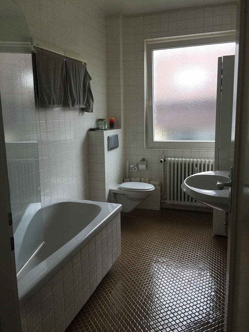 Prenájom domu 128 m², pozemek 550 m², Friedenstrasse 11, Pforzheim, Bádensko-Wurttembersko Prenájom domu 128 m², pozemek 550 m², Friedenstrasse 11, Pforzheim, Bádensko-Wurttembersko