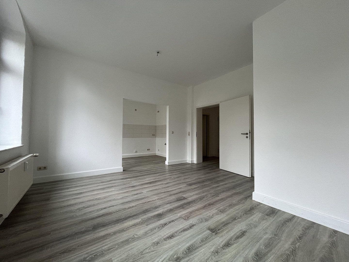 Prenájom bytu 3-izbový 78 m², Kolpingstraße 36, Zwickau, Sasko Prenájom bytu 3-izbový 78 m², Kolpingstraße 36, Zwickau, Sasko