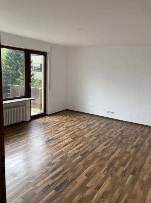 Prenájom bytu 2-izbový 55 m², Landstuhler Straße 2, Stuttgart-Weilimdorf, Bádensko-Wurttembersko Prenájom bytu 2-izbový 55 m², Landstuhler Straße 2, Stuttgart-Weilimdorf, Bádensko-Wurttembersko