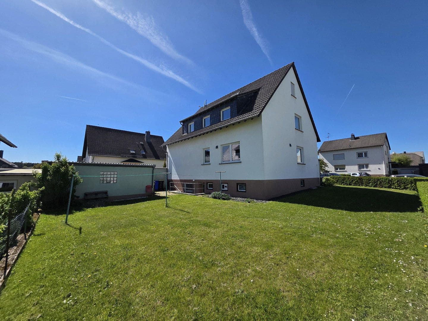 Prenájom bytu 3-izbový 98 m², Sohren, Porýnie-Falcko Prenájom bytu 3-izbový 98 m², Sohren, Porýnie-Falcko