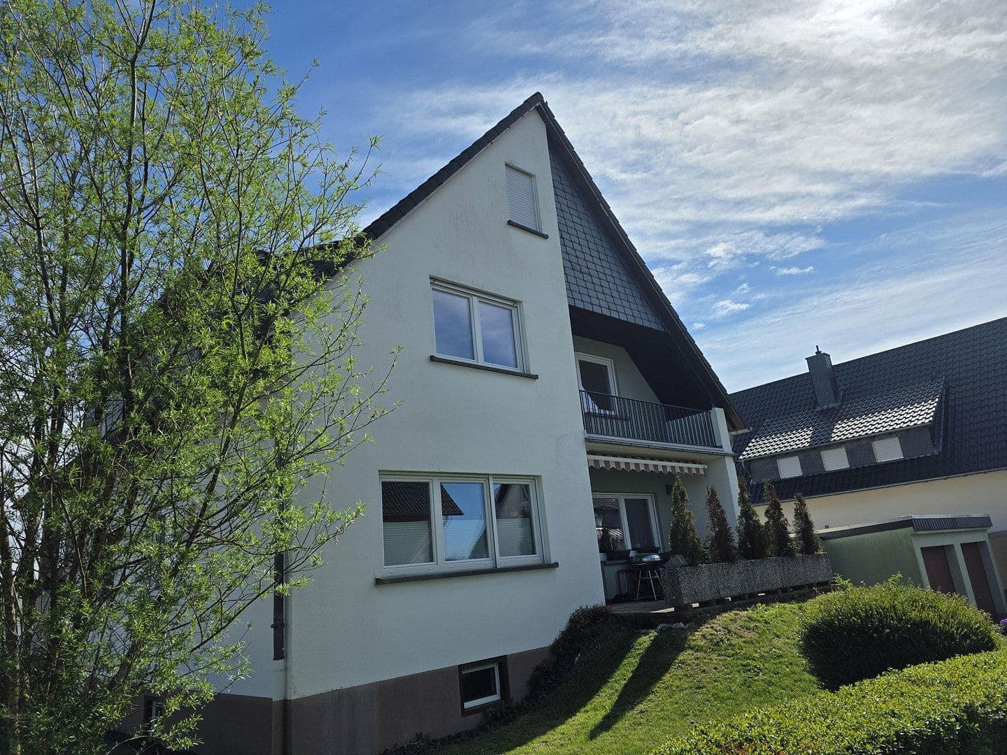 Prenájom bytu 3-izbový 98 m², Sohren, Porýnie-Falcko Prenájom bytu 3-izbový 98 m², Sohren, Porýnie-Falcko