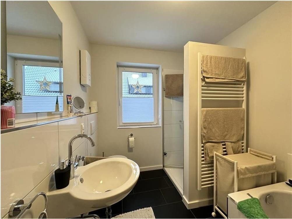 Prenájom bytu 3-izbový 98 m², Sohren, Porýnie-Falcko Prenájom bytu 3-izbový 98 m², Sohren, Porýnie-Falcko