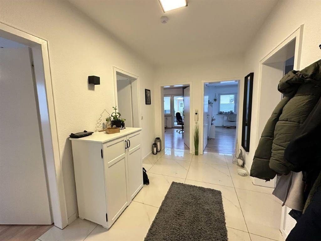 Prenájom bytu 3-izbový 98 m², Sohren, Porýnie-Falcko Prenájom bytu 3-izbový 98 m², Sohren, Porýnie-Falcko