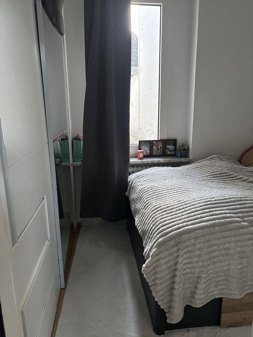 Prenájom domu 41 m², pozemek 500 m², Plateniustr. 18, Wuppertal, Severné Porýnie - Westfálsko Prenájom domu 41 m², pozemek 500 m², Plateniustr. 18, Wuppertal, Severné Porýnie - Westfálsko
