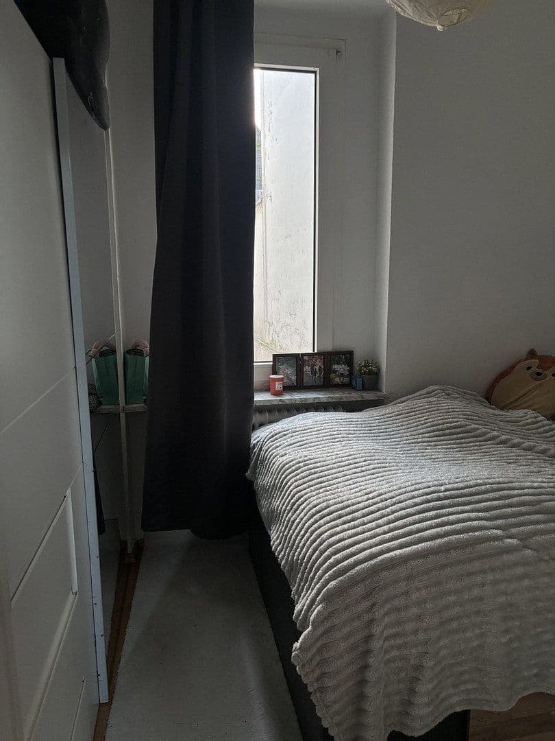 Prenájom domu 41 m², pozemek 500 m², Plateniustr. 18, Wuppertal, Severné Porýnie - Westfálsko Prenájom domu 41 m², pozemek 500 m², Plateniustr. 18, Wuppertal, Severné Porýnie - Westfálsko