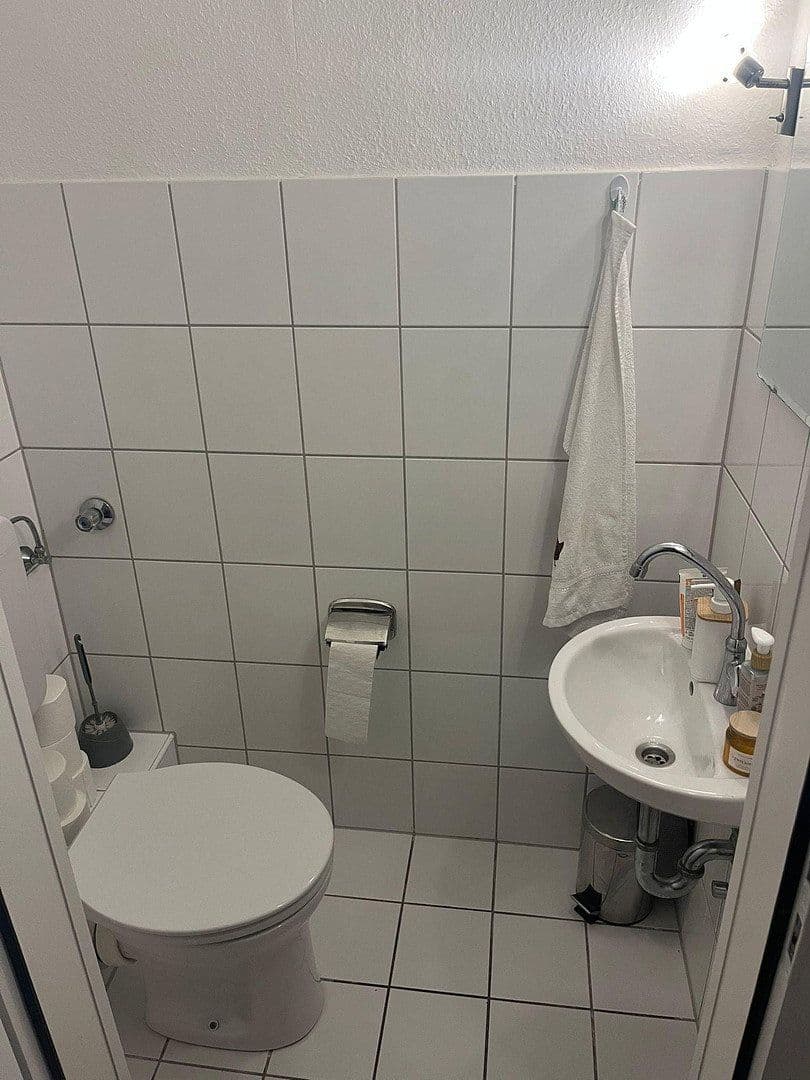 Prenájom domu 41 m², pozemek 500 m², Plateniustr. 18, Wuppertal, Severné Porýnie - Westfálsko Prenájom domu 41 m², pozemek 500 m², Plateniustr. 18, Wuppertal, Severné Porýnie - Westfálsko