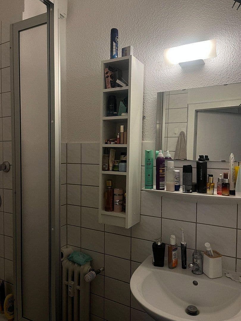 Prenájom domu 41 m², pozemek 500 m², Plateniustr. 18, Wuppertal, Severné Porýnie - Westfálsko Prenájom domu 41 m², pozemek 500 m², Plateniustr. 18, Wuppertal, Severné Porýnie - Westfálsko