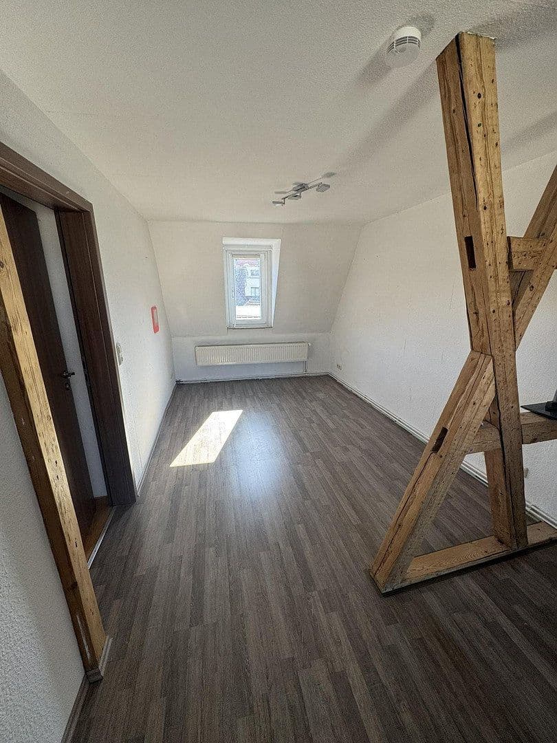 Prenájom bytu 4-izbový 98 m², Käthe Kollwitz Str. 5, Apolda, Durínsko Prenájom bytu 4-izbový 98 m², Käthe Kollwitz Str. 5, Apolda, Durínsko