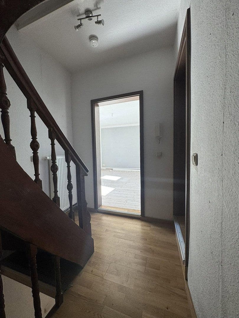 Prenájom bytu 4-izbový 98 m², Käthe Kollwitz Str. 5, Apolda, Durínsko Prenájom bytu 4-izbový 98 m², Käthe Kollwitz Str. 5, Apolda, Durínsko