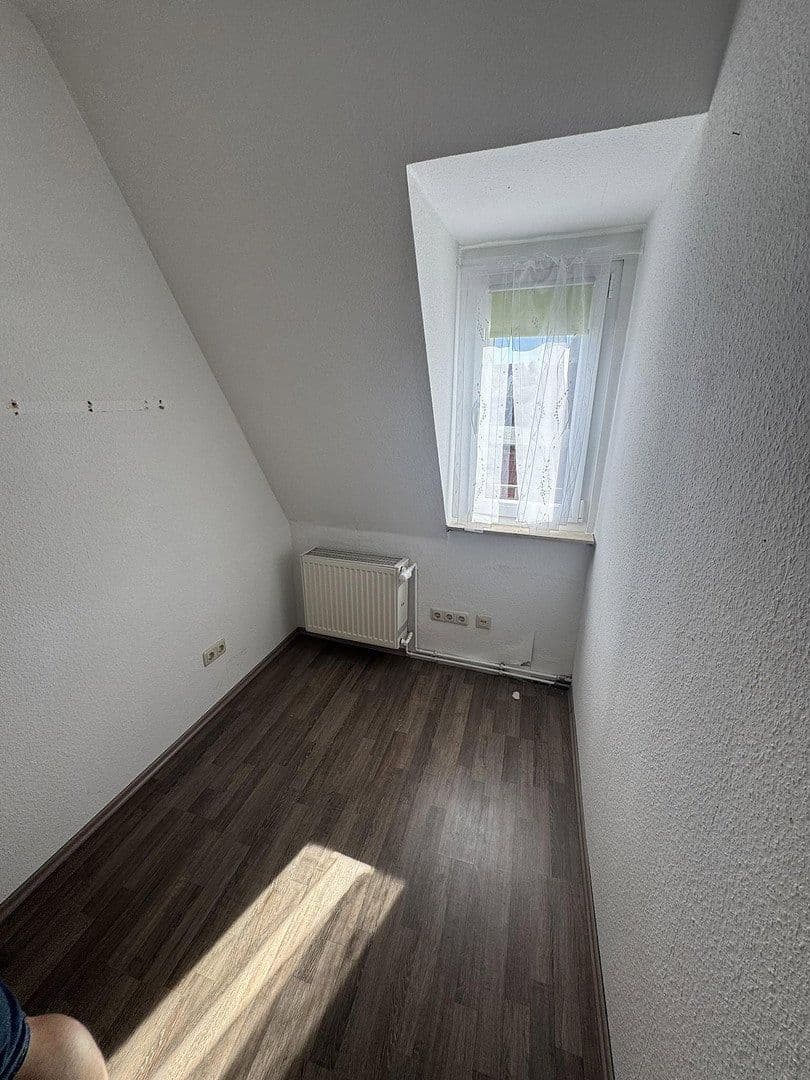 Prenájom bytu 4-izbový 98 m², Käthe Kollwitz Str. 5, Apolda, Durínsko Prenájom bytu 4-izbový 98 m², Käthe Kollwitz Str. 5, Apolda, Durínsko