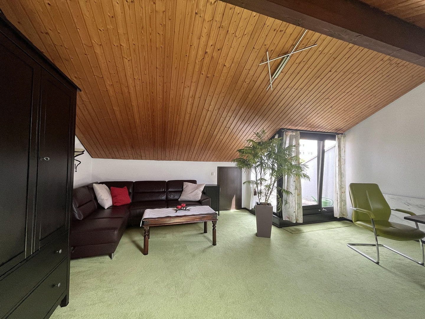 Predaj bytu 5-izbový 153 m², Chemnitzer Weg 10 (oberer Eingang), Sindelfingen, Bádensko-Wurttembersko Predaj bytu 5-izbový 153 m², Chemnitzer Weg 10 (oberer Eingang), Sindelfingen, Bádensko-Wurttembersko