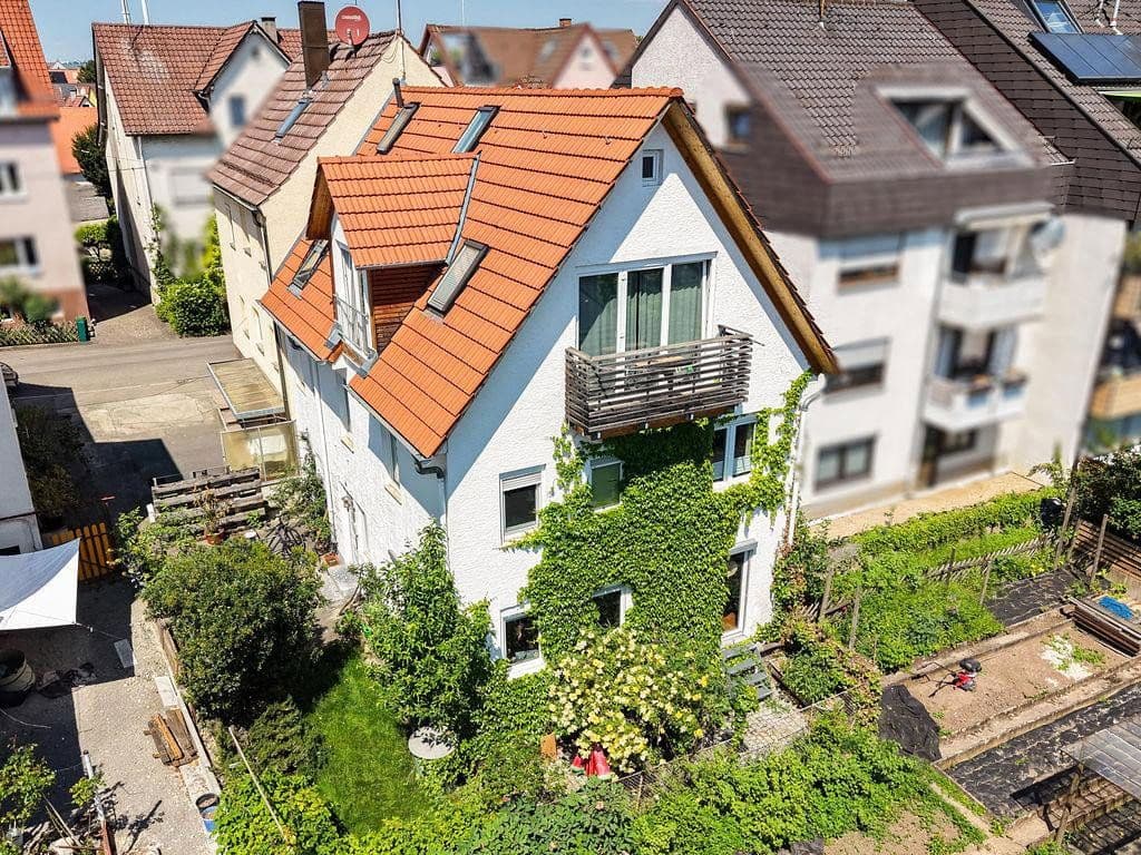 Predaj domu 159 m², pozemek 144 m², Stuttgart, Bádensko-Wurttembersko Predaj domu 159 m², pozemek 144 m², Stuttgart, Bádensko-Wurttembersko