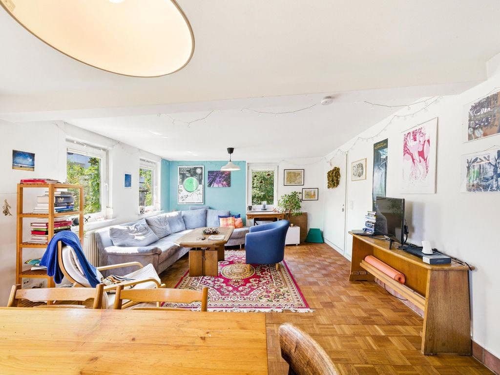 Predaj domu 159 m², pozemek 144 m², Stuttgart, Bádensko-Wurttembersko Predaj domu 159 m², pozemek 144 m², Stuttgart, Bádensko-Wurttembersko