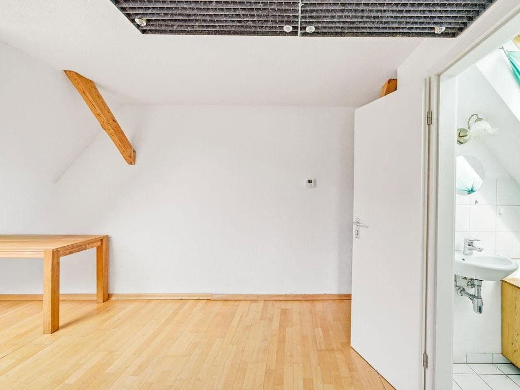 Predaj domu 159 m², pozemek 144 m², Stuttgart, Bádensko-Wurttembersko Predaj domu 159 m², pozemek 144 m², Stuttgart, Bádensko-Wurttembersko