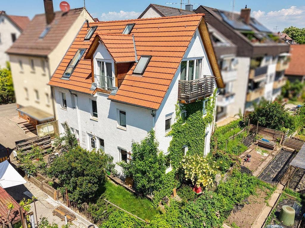 Predaj domu 159 m², pozemek 144 m², Stuttgart, Bádensko-Wurttembersko Predaj domu 159 m², pozemek 144 m², Stuttgart, Bádensko-Wurttembersko