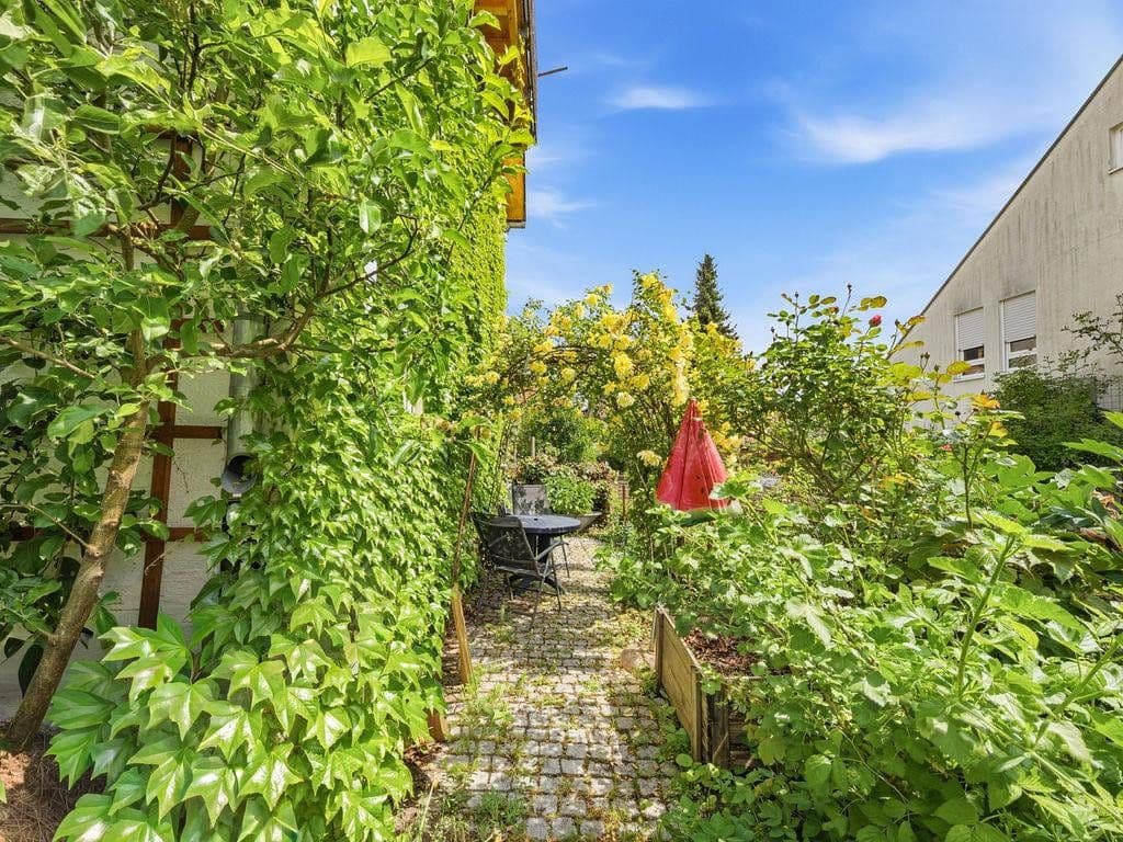 Predaj domu 159 m², pozemek 144 m², Stuttgart, Bádensko-Wurttembersko Predaj domu 159 m², pozemek 144 m², Stuttgart, Bádensko-Wurttembersko