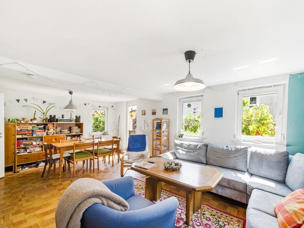 Predaj domu 159 m², pozemek 144 m², Stuttgart, Bádensko-Wurttembersko Predaj domu 159 m², pozemek 144 m², Stuttgart, Bádensko-Wurttembersko
