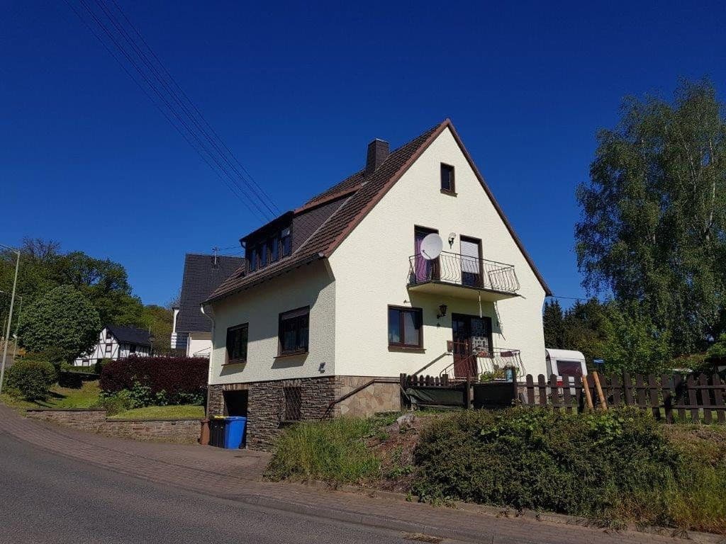 Predaj domu 124 m², pozemek 655 m², Peterslahr, Porýnie-Falcko Predaj domu 124 m², pozemek 655 m², Peterslahr, Porýnie-Falcko