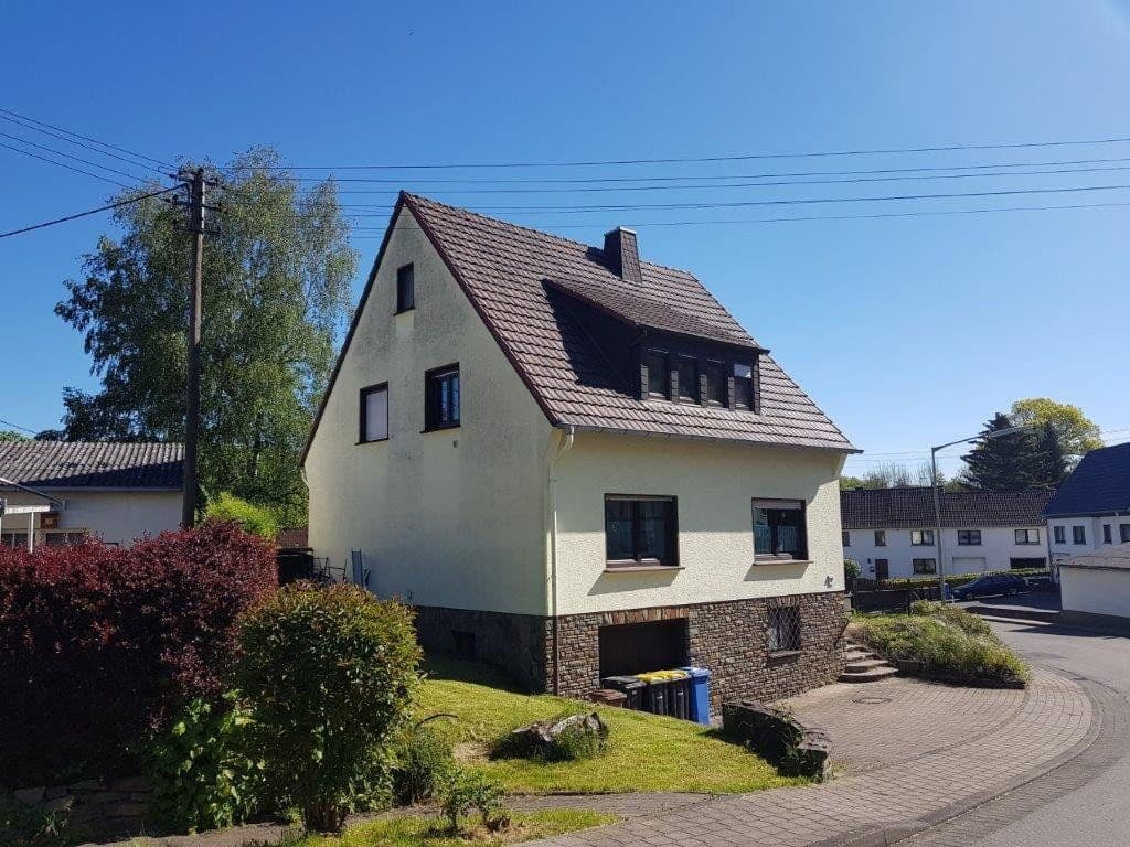 Predaj domu 124 m², pozemek 655 m², Peterslahr, Porýnie-Falcko Predaj domu 124 m², pozemek 655 m², Peterslahr, Porýnie-Falcko