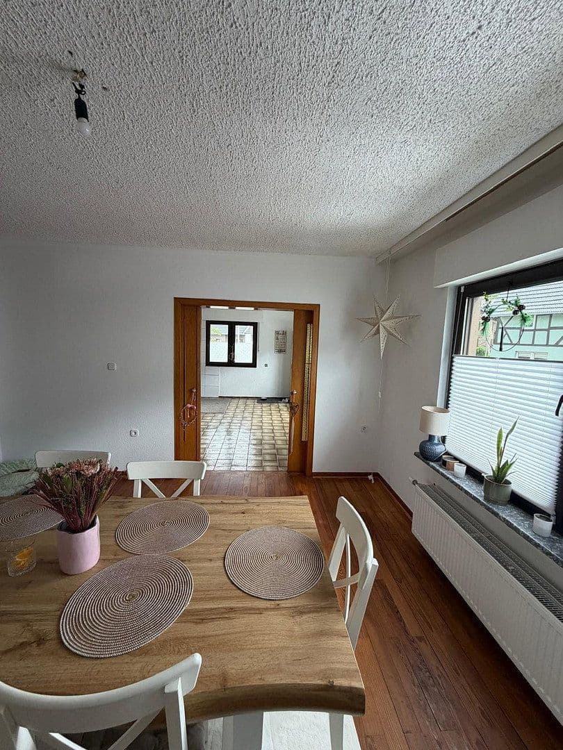 Predaj domu 124 m², pozemek 655 m², Peterslahr, Porýnie-Falcko Predaj domu 124 m², pozemek 655 m², Peterslahr, Porýnie-Falcko