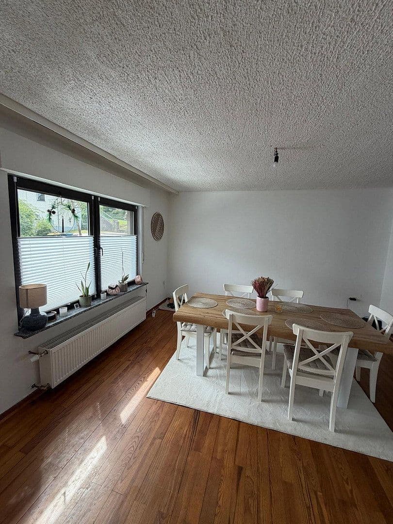 Predaj domu 124 m², pozemek 655 m², Peterslahr, Porýnie-Falcko Predaj domu 124 m², pozemek 655 m², Peterslahr, Porýnie-Falcko
