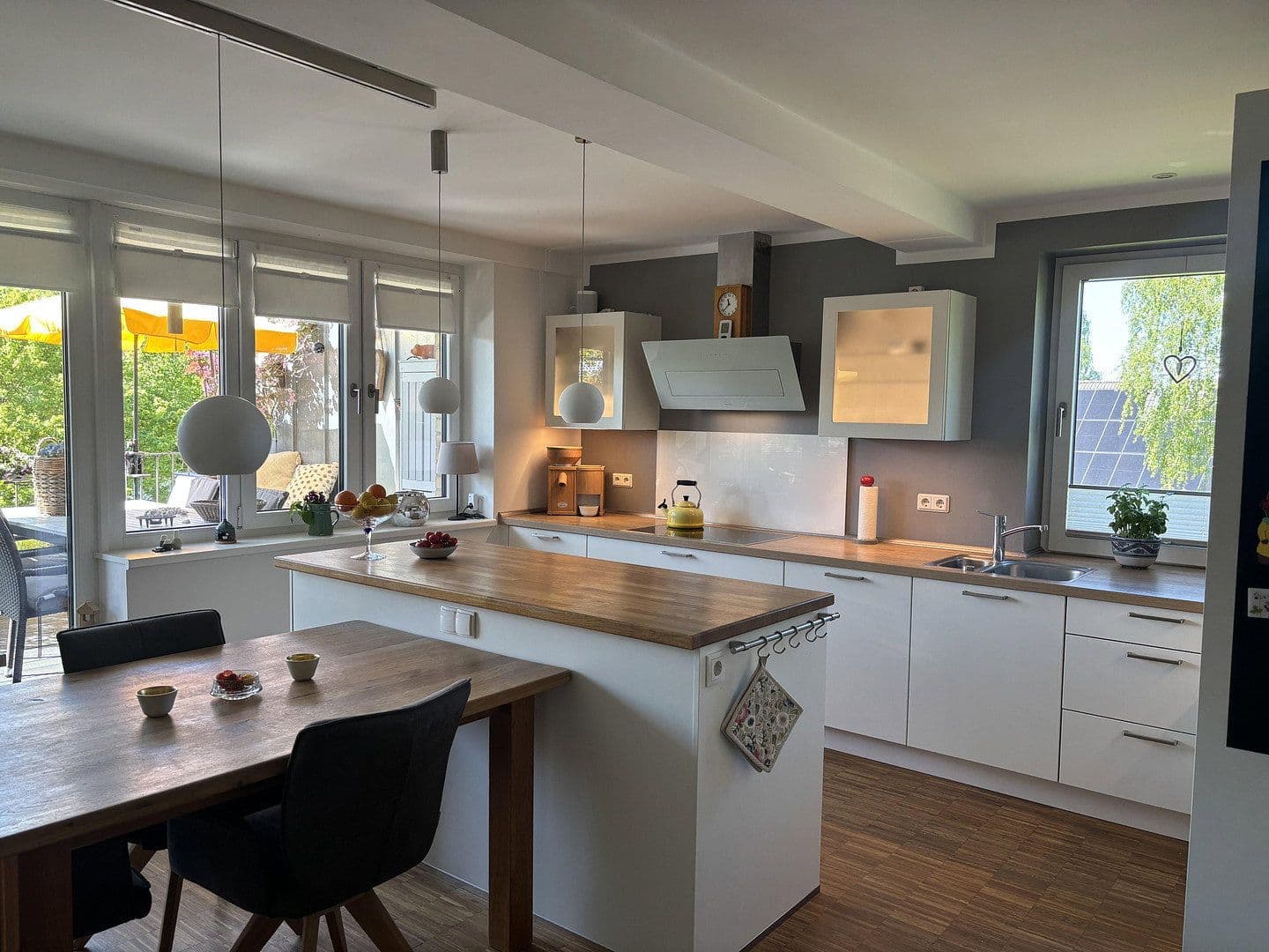 Predaj bytu 4-izbový 146 m², Norderstedt, Šlezvicko-Holštajnsko Predaj bytu 4-izbový 146 m², Norderstedt, Šlezvicko-Holštajnsko