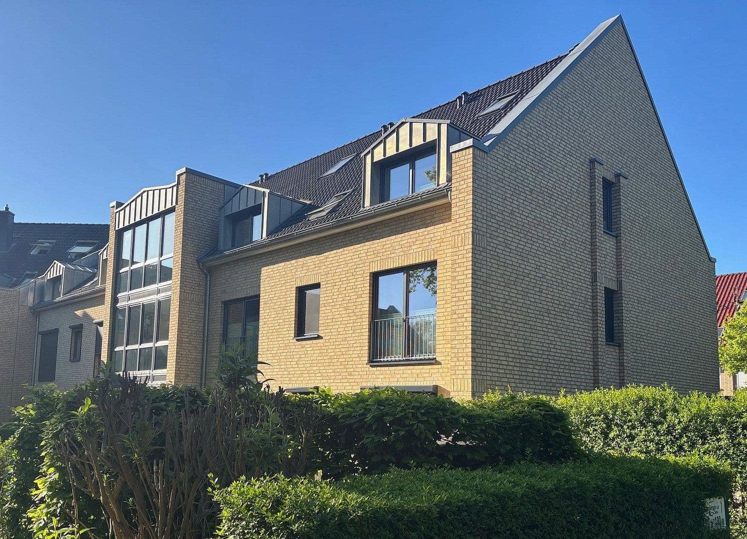 Predaj bytu 4-izbový 146 m², Norderstedt, Šlezvicko-Holštajnsko Predaj bytu 4-izbový 146 m², Norderstedt, Šlezvicko-Holštajnsko