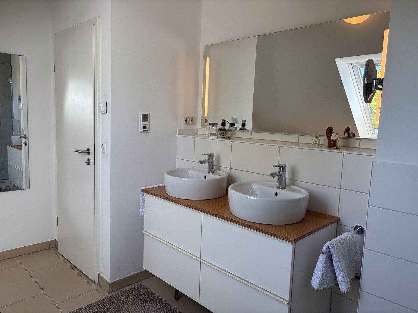 Predaj bytu 4-izbový 146 m², Norderstedt, Šlezvicko-Holštajnsko Predaj bytu 4-izbový 146 m², Norderstedt, Šlezvicko-Holštajnsko