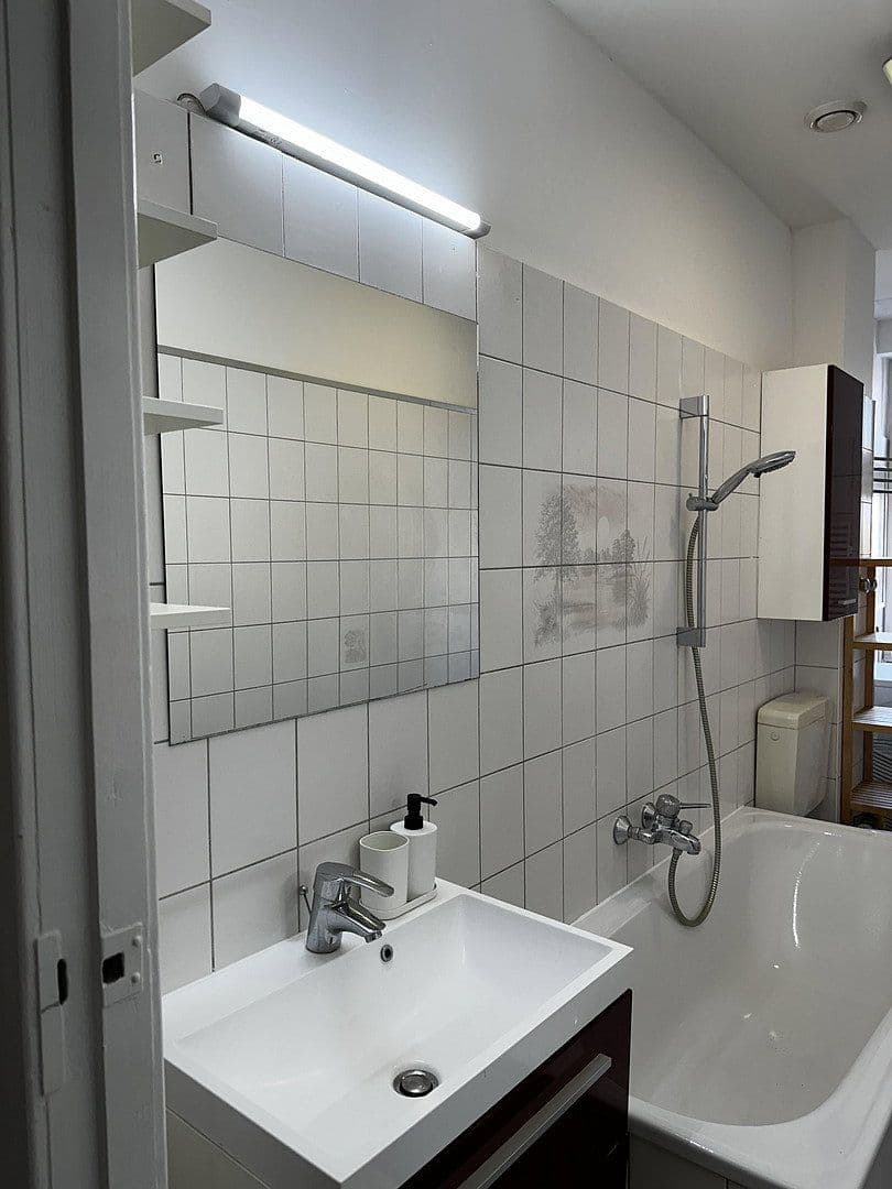 Predaj bytu 3-izbový 65 m², Osloer Str. 101, Berlin, Berlín Predaj bytu 3-izbový 65 m², Osloer Str. 101, Berlin, Berlín