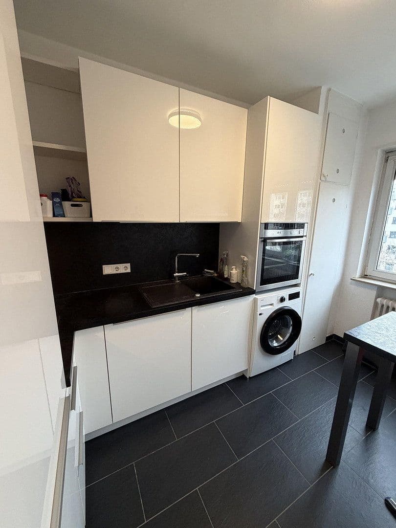 Prenájom bytu 2-izbový 73 m², Mannheim, Bádensko-Wurttembersko Prenájom bytu 2-izbový 73 m², Mannheim, Bádensko-Wurttembersko