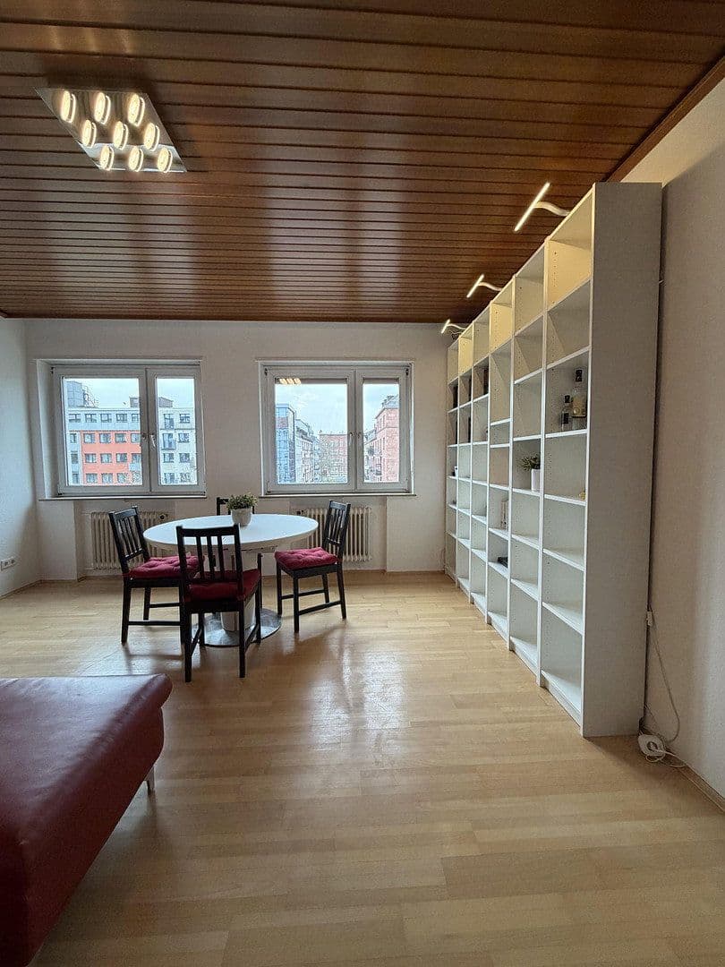 Prenájom bytu 2-izbový 73 m², Mannheim, Bádensko-Wurttembersko Prenájom bytu 2-izbový 73 m², Mannheim, Bádensko-Wurttembersko