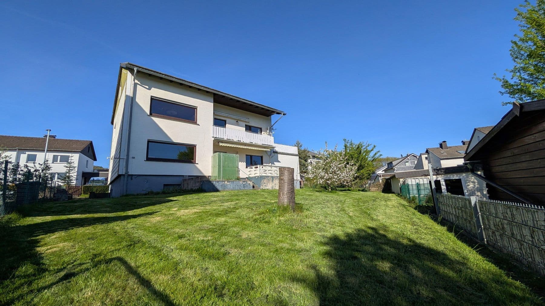 Predaj domu 228 m², pozemek 610 m², Meschede, Severné Porýnie - Westfálsko Predaj domu 228 m², pozemek 610 m², Meschede, Severné Porýnie - Westfálsko