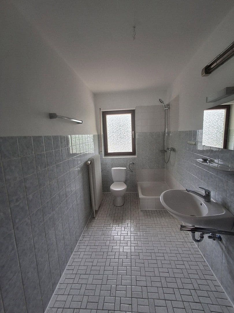 Prenájom bytu 2-izbový 73 m², Durmersheimer Straße 72, Karlsruhe, Bádensko-Wurttembersko Prenájom bytu 2-izbový 73 m², Durmersheimer Straße 72, Karlsruhe, Bádensko-Wurttembersko