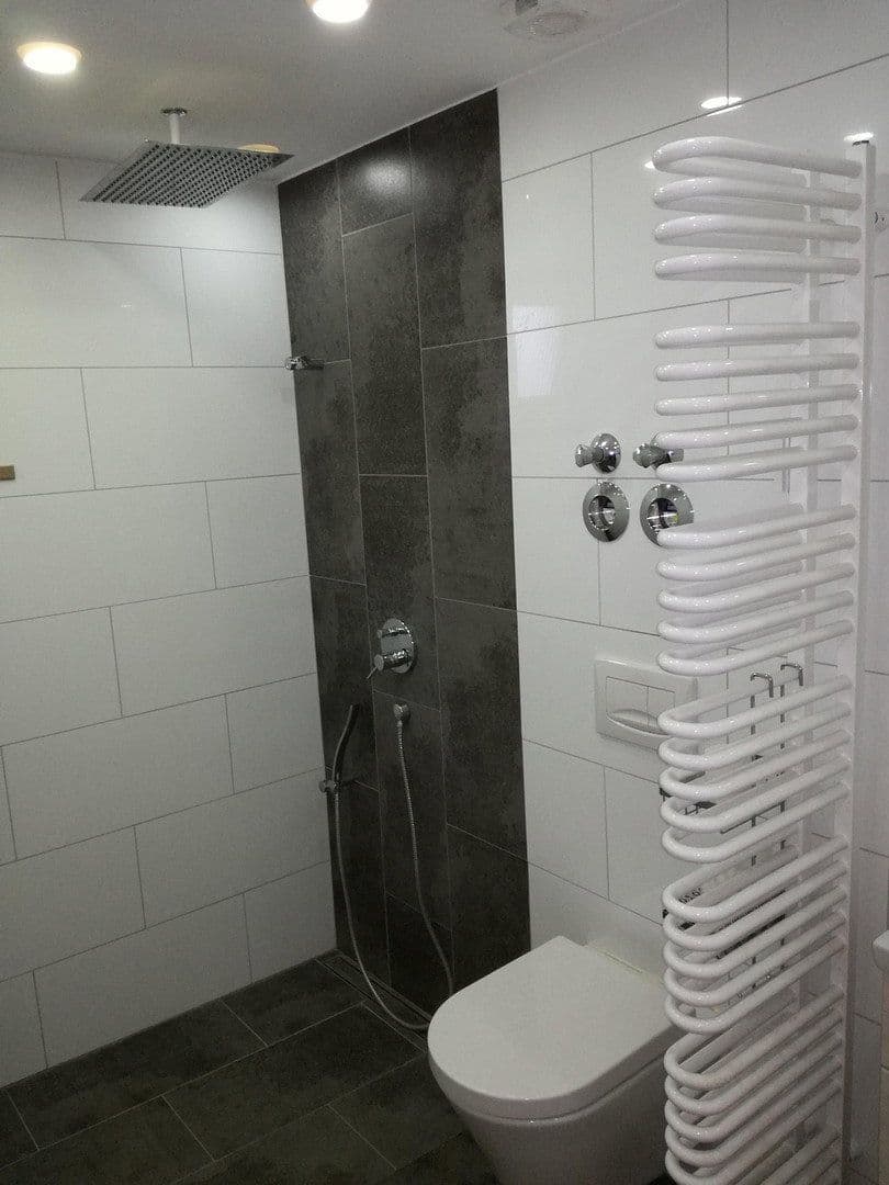 Predaj bytu 2-izbový 83 m², Geschwister-Scholl-Platz, Fürstenfeldbruck, Bavorsko Predaj bytu 2-izbový 83 m², Geschwister-Scholl-Platz, Fürstenfeldbruck, Bavorsko