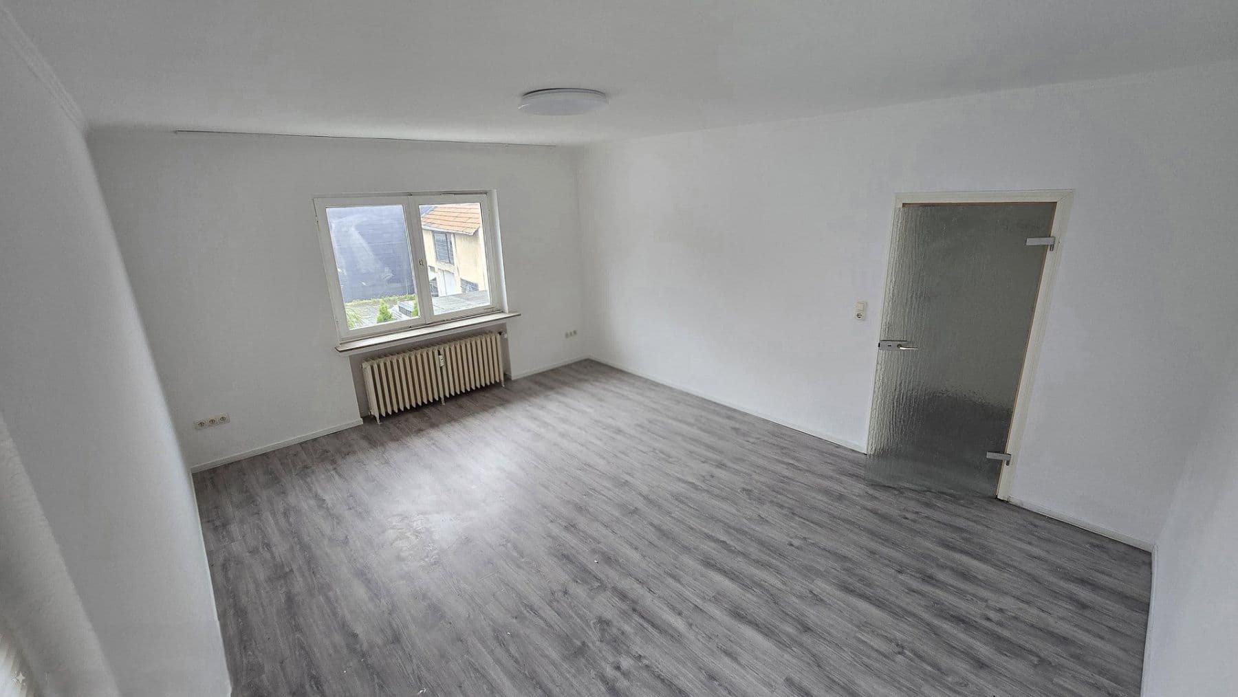 Prenájom bytu 3-izbový 110 m², Korschenbroich, Severné Porýnie - Westfálsko Prenájom bytu 3-izbový 110 m², Korschenbroich, Severné Porýnie - Westfálsko