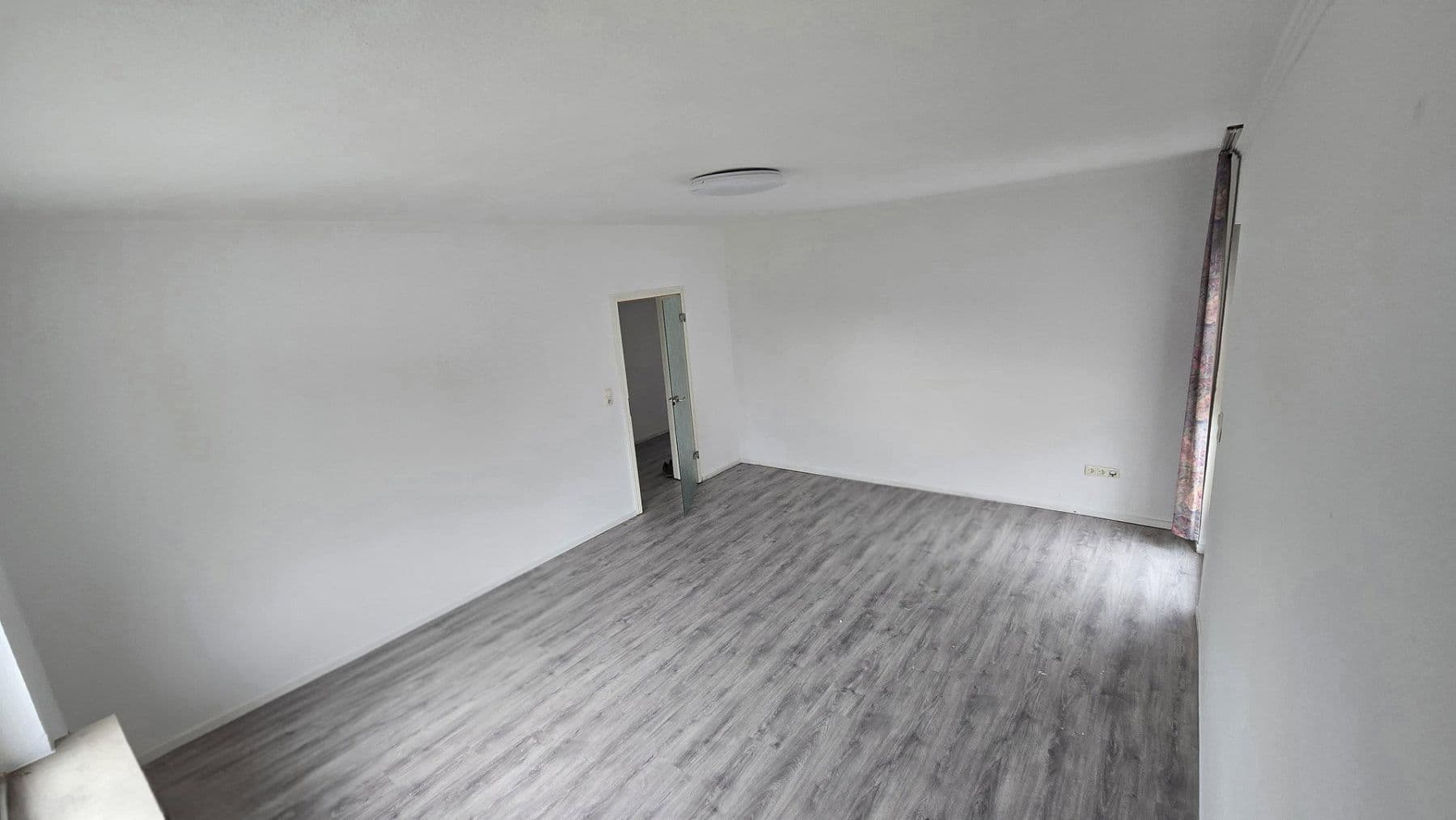 Prenájom bytu 3-izbový 110 m², Korschenbroich, Severné Porýnie - Westfálsko Prenájom bytu 3-izbový 110 m², Korschenbroich, Severné Porýnie - Westfálsko