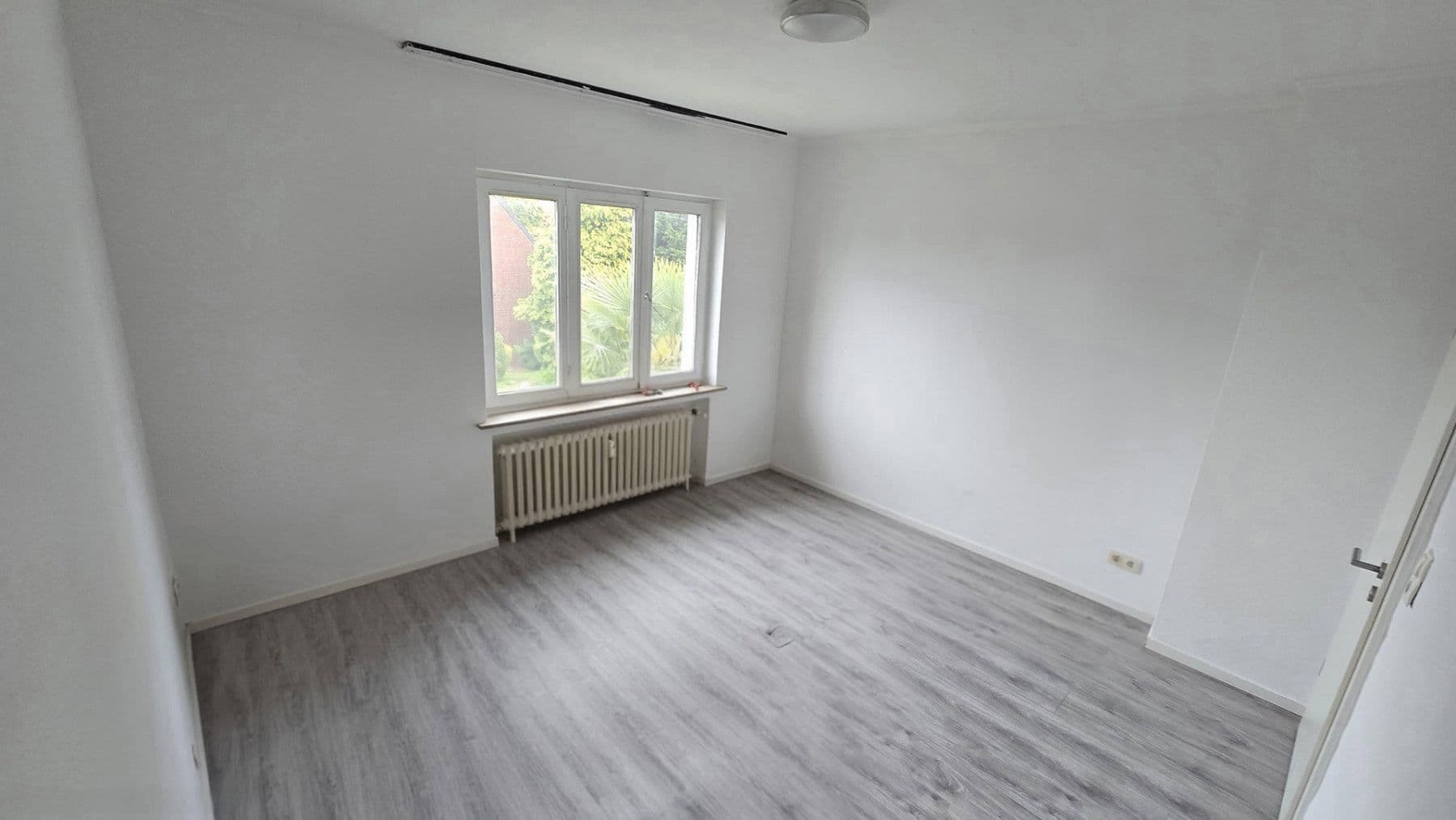 Prenájom bytu 3-izbový 110 m², Korschenbroich, Severné Porýnie - Westfálsko Prenájom bytu 3-izbový 110 m², Korschenbroich, Severné Porýnie - Westfálsko