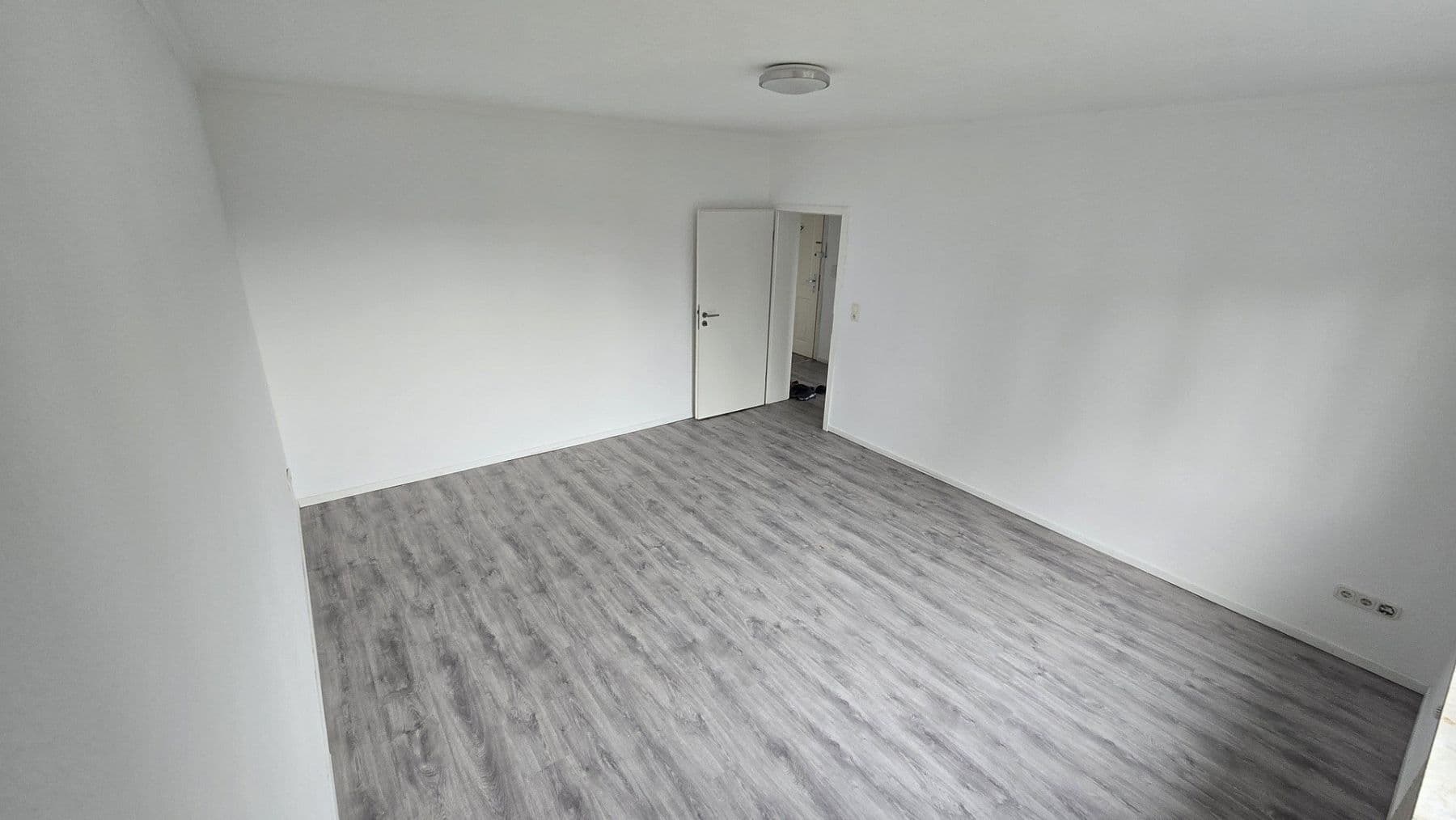 Prenájom bytu 3-izbový 110 m², Korschenbroich, Severné Porýnie - Westfálsko Prenájom bytu 3-izbový 110 m², Korschenbroich, Severné Porýnie - Westfálsko