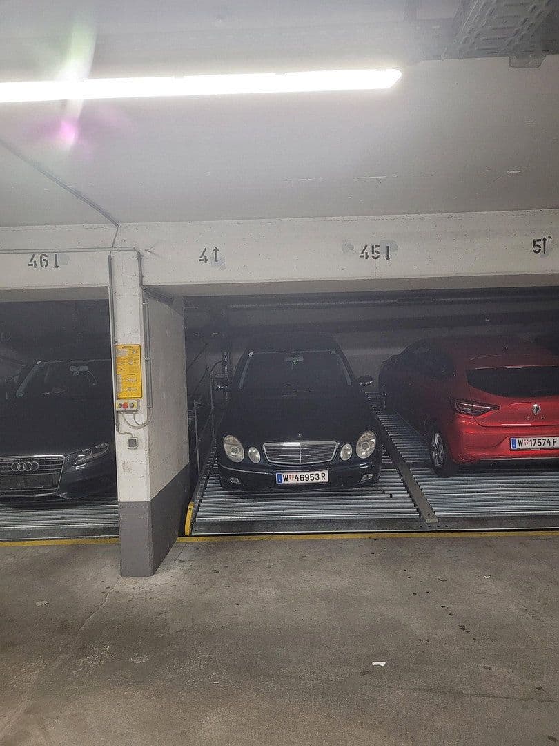 Prenájom garáže 12 m², Wurlitzergasse 41, Wien, Viedeň Prenájom garáže 12 m², Wurlitzergasse 41, Wien, Viedeň