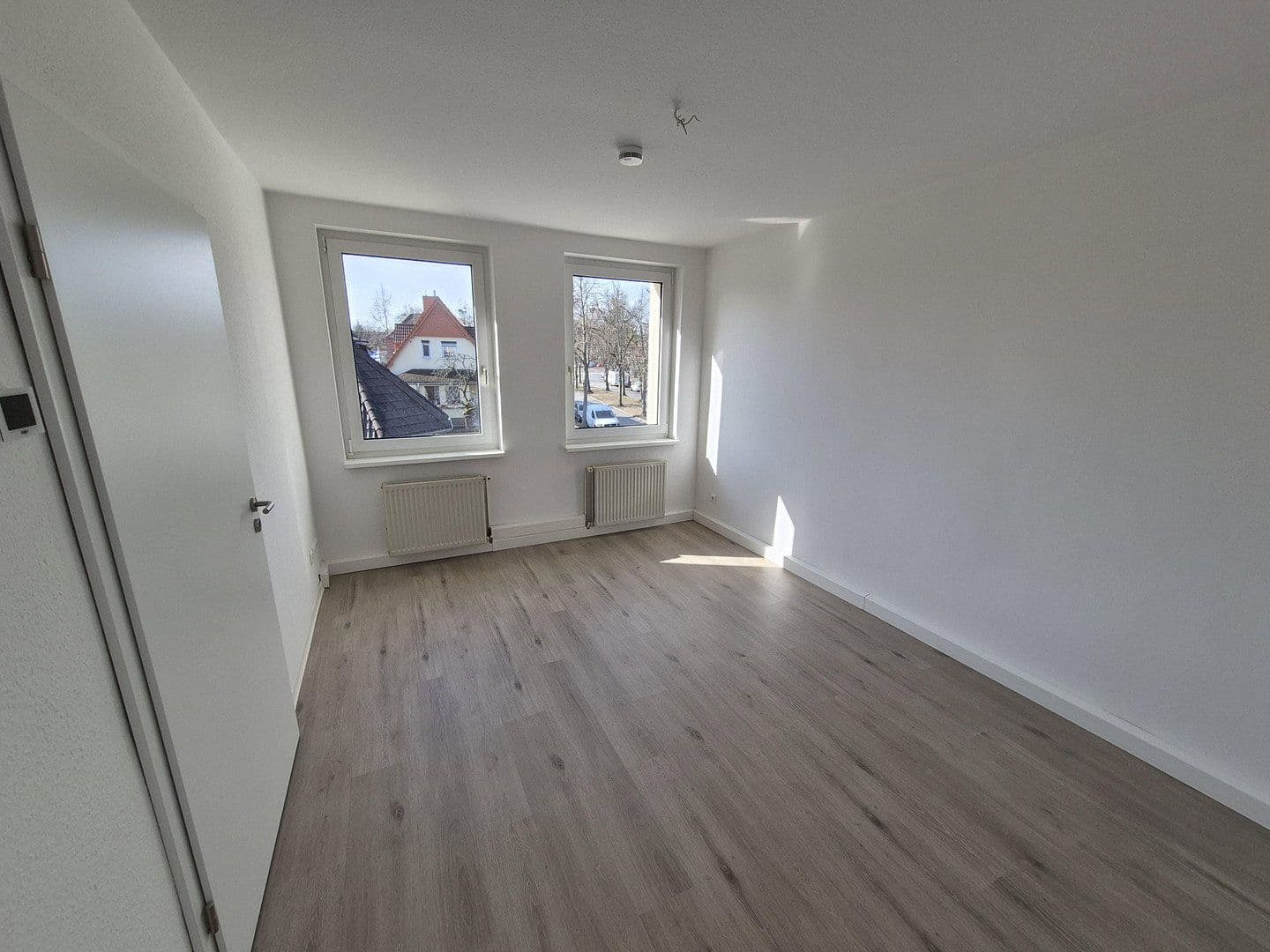 Predaj domu 198 m², pozemek 1.394 m², Falkensee, Brandenbursko Predaj domu 198 m², pozemek 1.394 m², Falkensee, Brandenbursko