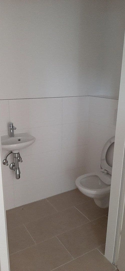 Prenájom bytu 3-izbový 54 m², Oberlaaer Straße 85, Wien, Viedeň Prenájom bytu 3-izbový 54 m², Oberlaaer Straße 85, Wien, Viedeň