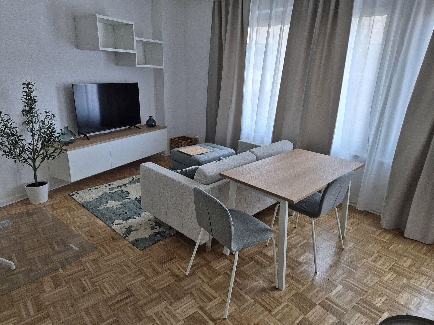 Prenájom bytu 1-izbový 35 m², Pfarrer Perabo Platz 6, Frankfurt, Hesensko Prenájom bytu 1-izbový 35 m², Pfarrer Perabo Platz 6, Frankfurt, Hesensko