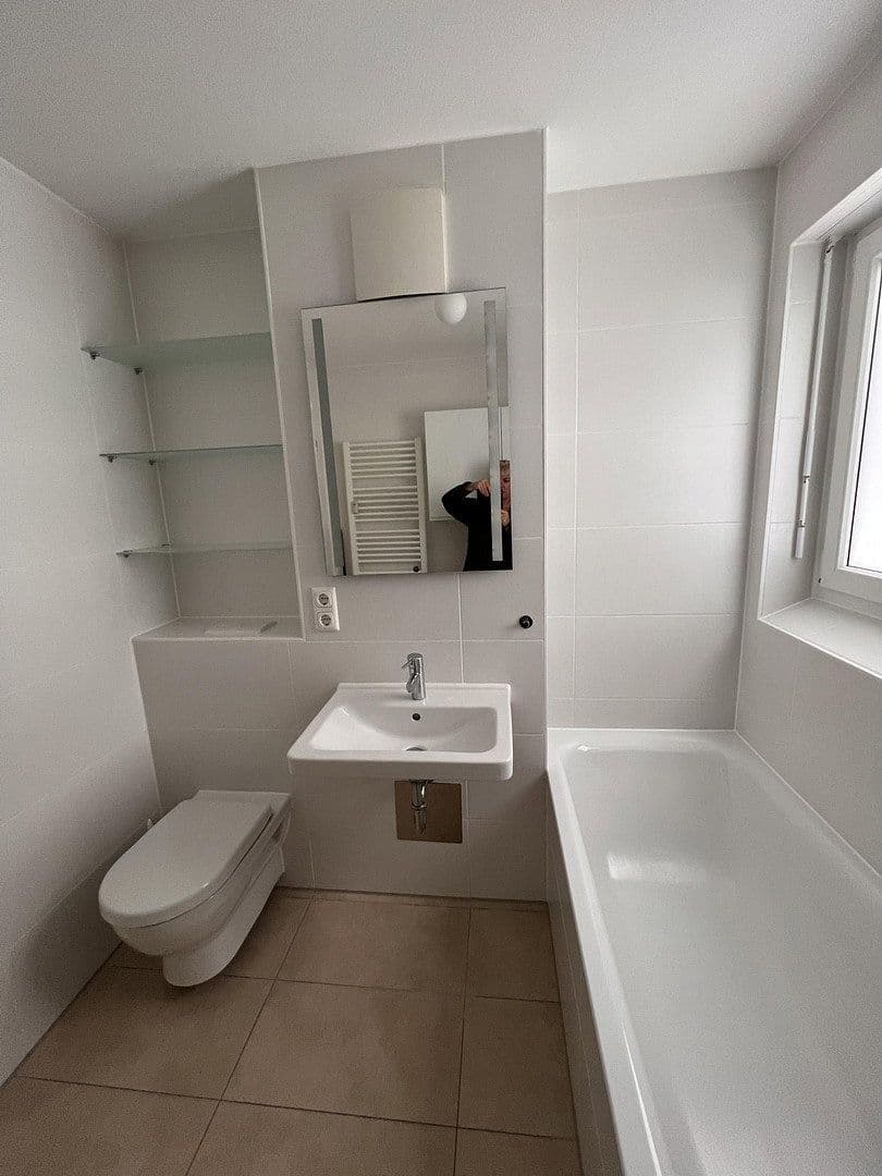 Prenájom bytu 2-izbový 52 m², München, Bavorsko Prenájom bytu 2-izbový 52 m², München, Bavorsko