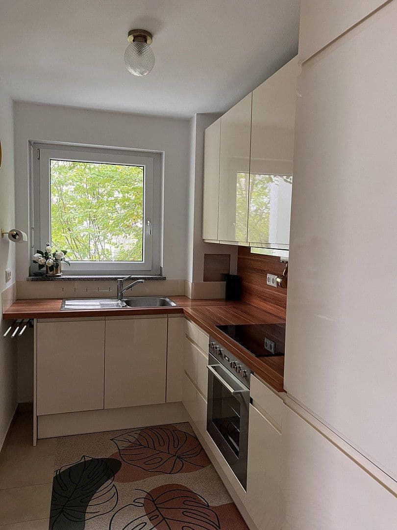 Prenájom bytu 2-izbový 52 m², München, Bavorsko Prenájom bytu 2-izbový 52 m², München, Bavorsko