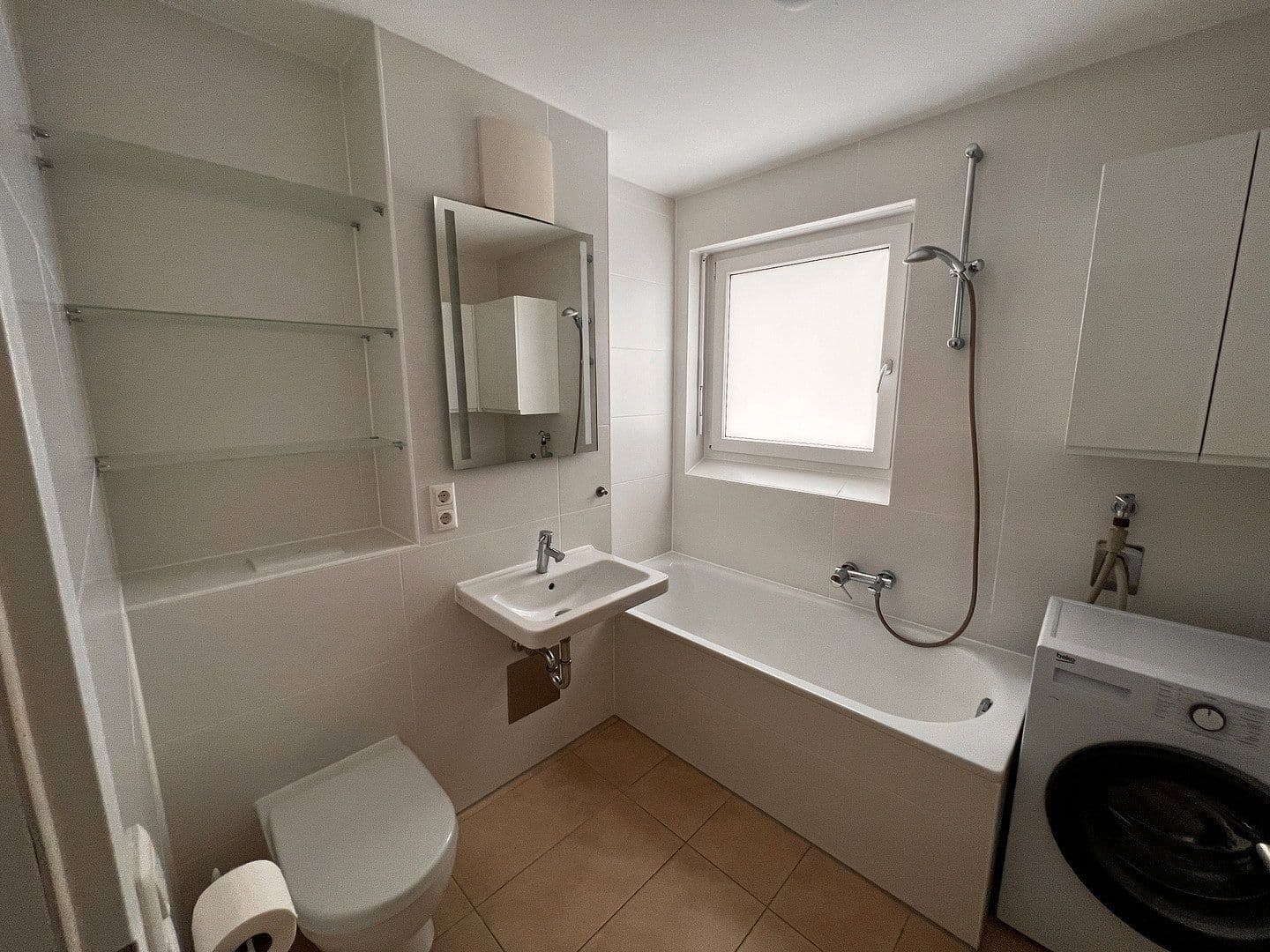 Prenájom bytu 2-izbový 52 m², München, Bavorsko Prenájom bytu 2-izbový 52 m², München, Bavorsko