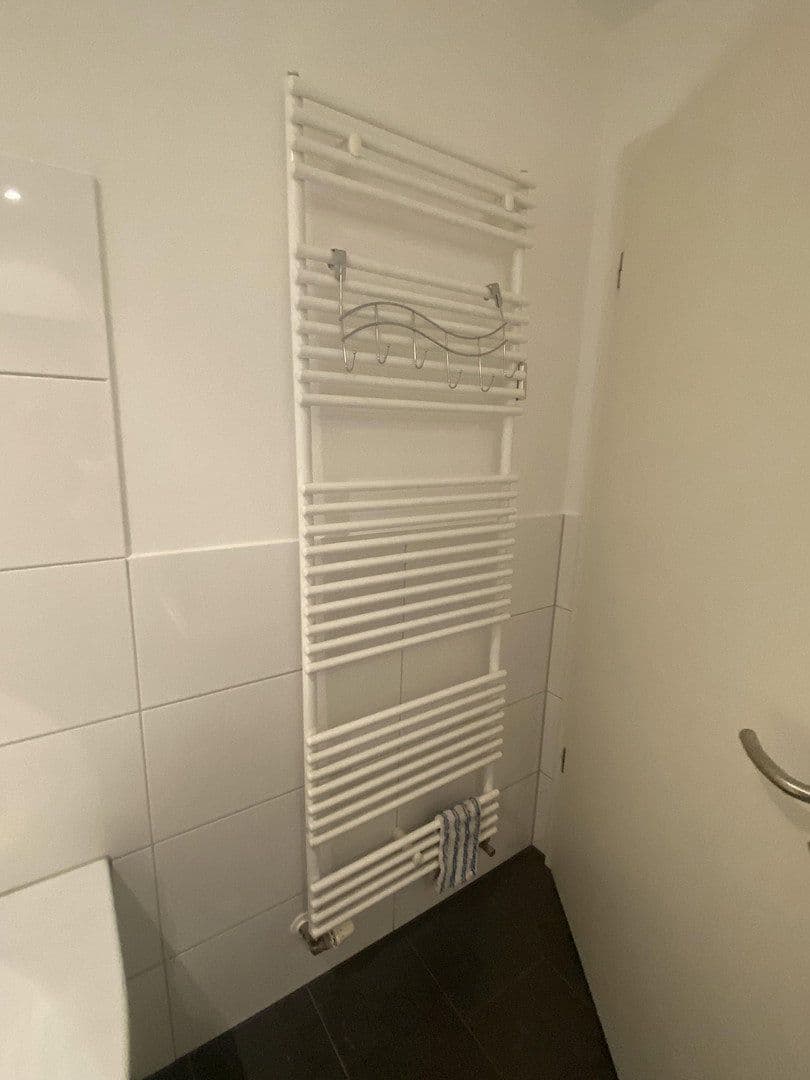 Prenájom bytu 3-izbový 93 m², Renettenstr. 2, Frankfurt, Hesensko Prenájom bytu 3-izbový 93 m², Renettenstr. 2, Frankfurt, Hesensko
