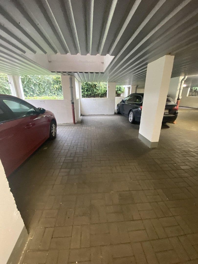 Prenájom bytu 3-izbový 93 m², Renettenstr. 2, Frankfurt, Hesensko Prenájom bytu 3-izbový 93 m², Renettenstr. 2, Frankfurt, Hesensko