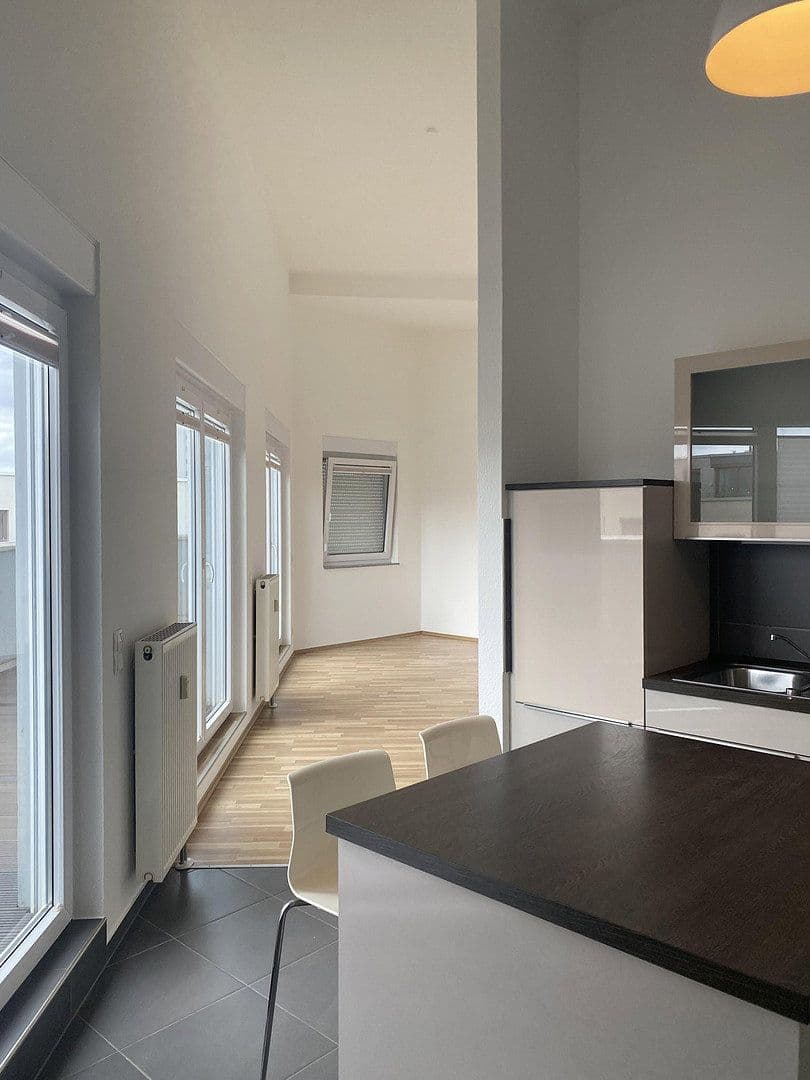 Prenájom bytu 3-izbový 93 m², Renettenstr. 2, Frankfurt, Hesensko Prenájom bytu 3-izbový 93 m², Renettenstr. 2, Frankfurt, Hesensko