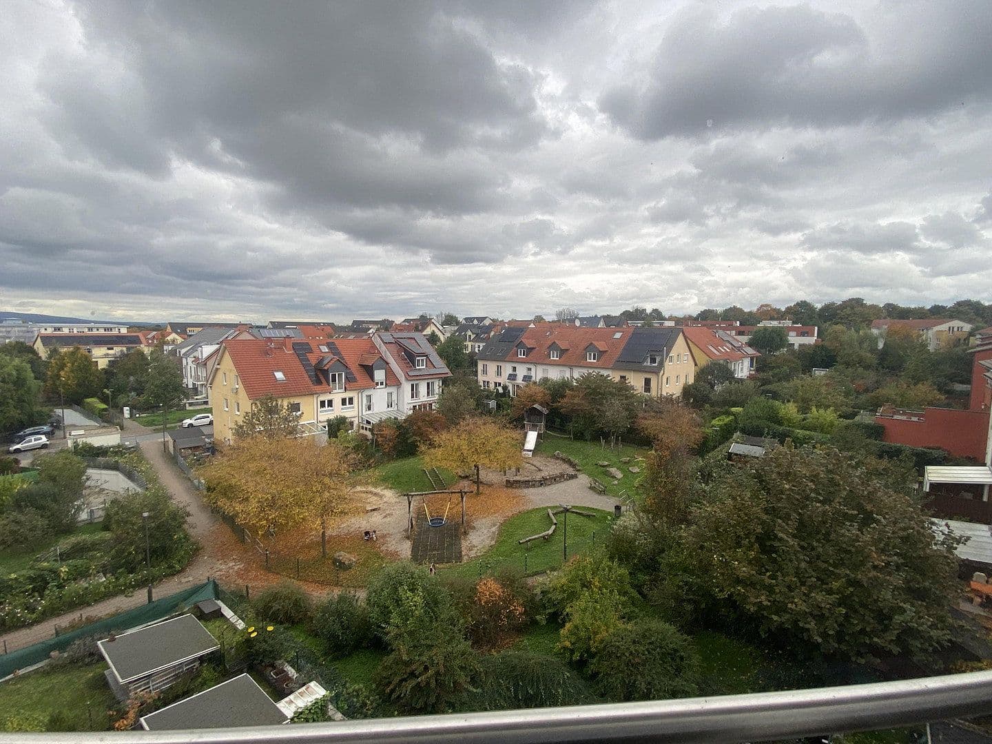 Prenájom bytu 3-izbový 93 m², Renettenstr. 2, Frankfurt, Hesensko Prenájom bytu 3-izbový 93 m², Renettenstr. 2, Frankfurt, Hesensko