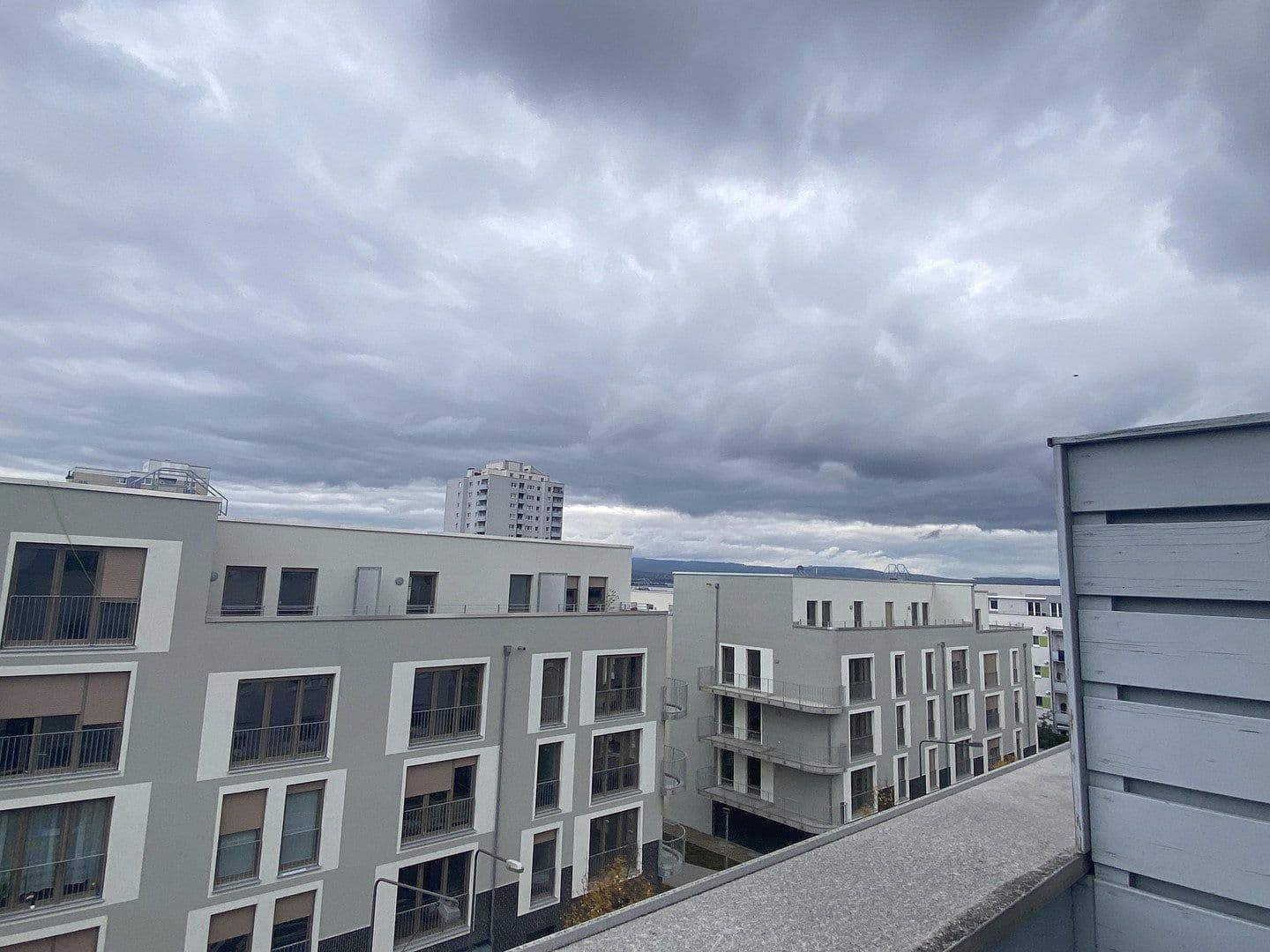 Prenájom bytu 3-izbový 93 m², Renettenstr. 2, Frankfurt, Hesensko Prenájom bytu 3-izbový 93 m², Renettenstr. 2, Frankfurt, Hesensko